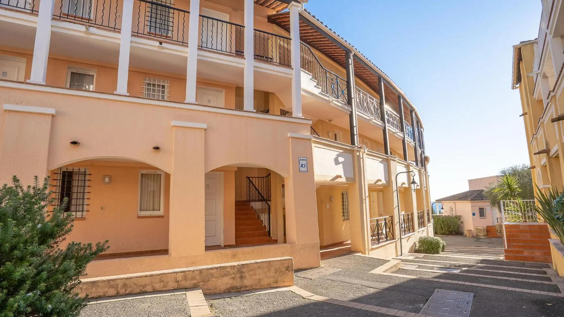 Apartment Village Cap Esterel - Le Village-34 By Interhome Saint-Raphaël 0*,  Fransa