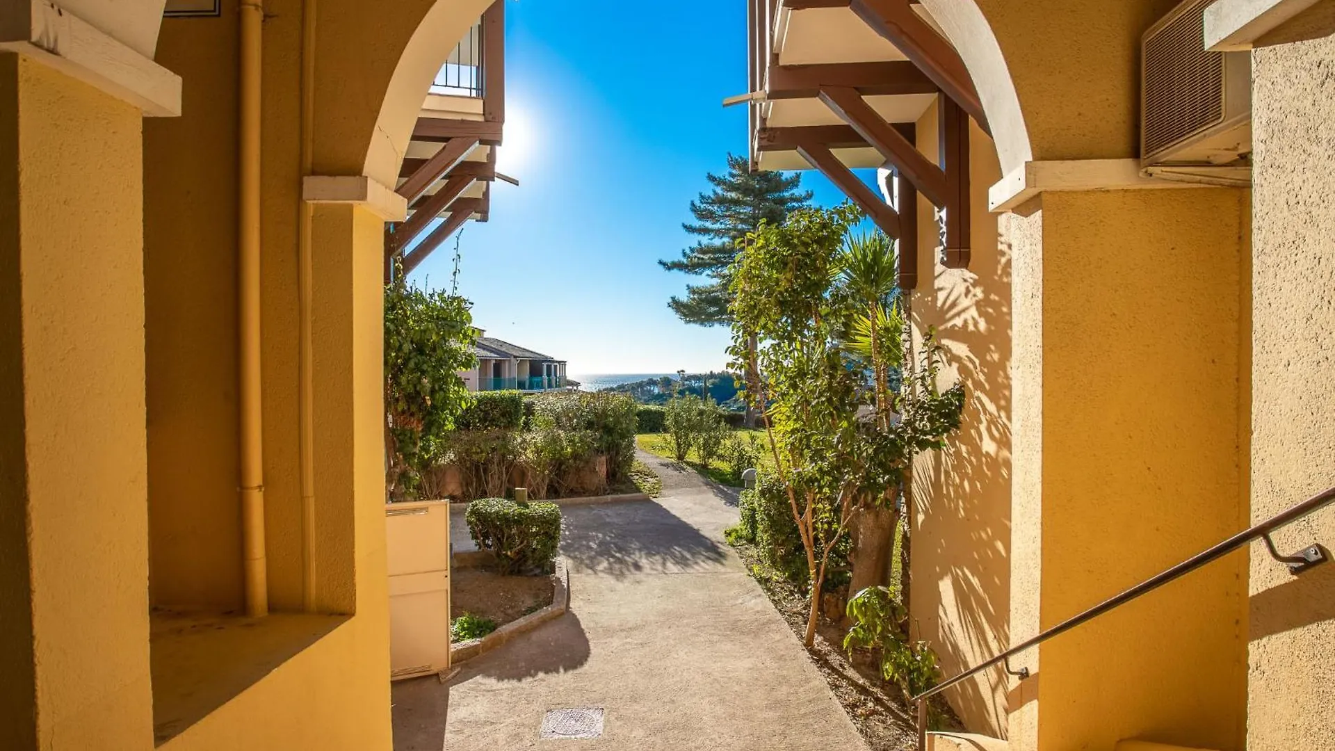 Apartment Village Cap Esterel - Le Village-34 By Interhome Saint-Raphaël