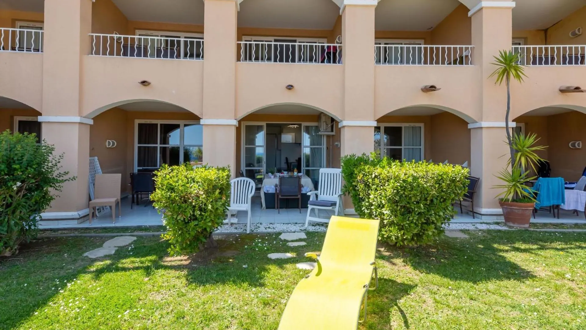 Apartment Village Cap Esterel - Le Village-34 By Interhome Saint-Raphaël