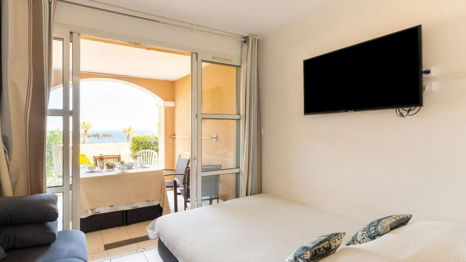 Apartment Village Cap Esterel - Le Village-34 By Interhome Saint-Raphaël